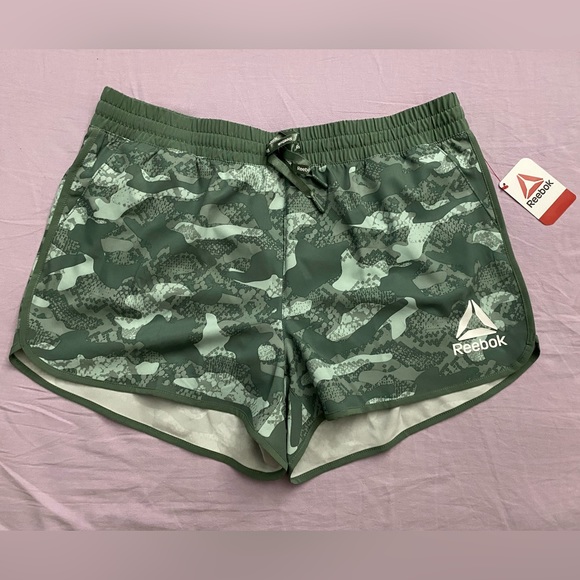 🩳 Reebok Women Printed Running Short w/Pockets - Laurel Wreath - Size L - Picture 1 of 4